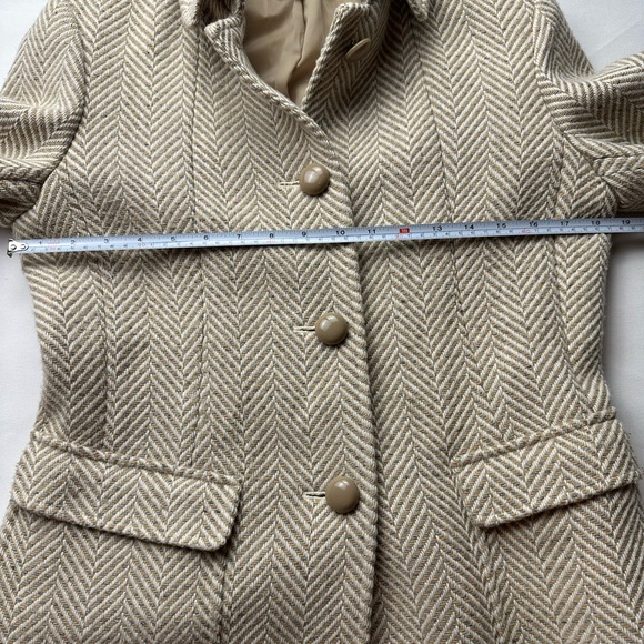 Talbots tan/cream 35% wool herringbone pattern jacket. Size 8 - Picture 5 of 8